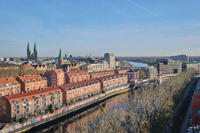 Blick aus der Tagesklinik Bremen auf die Skyline von Bremen